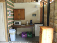 Kitchenette en extérieur couverte commune aux 2 chambres d'hôtes
